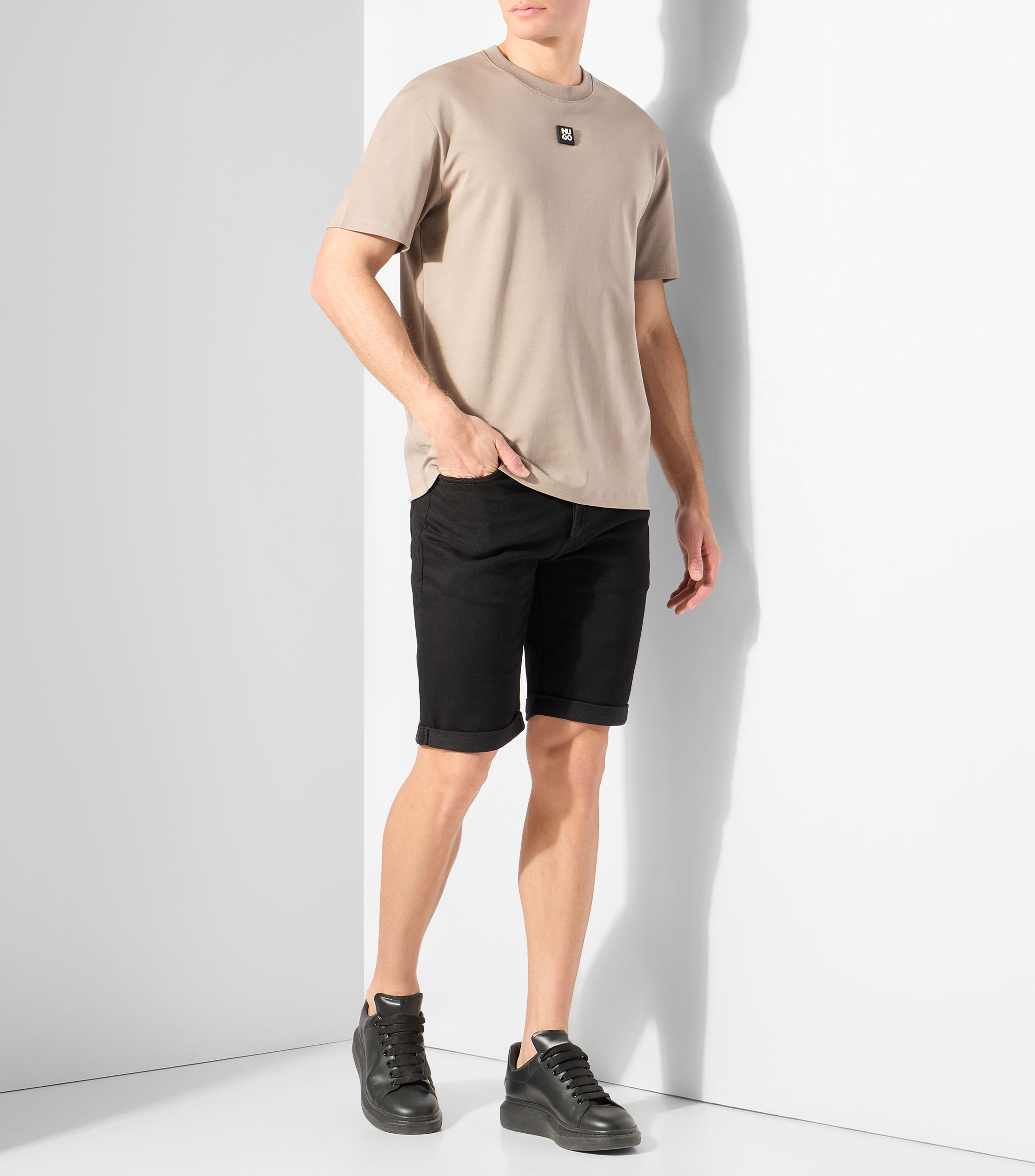 Playera de cuello redondo con manga corta lisa Hombre